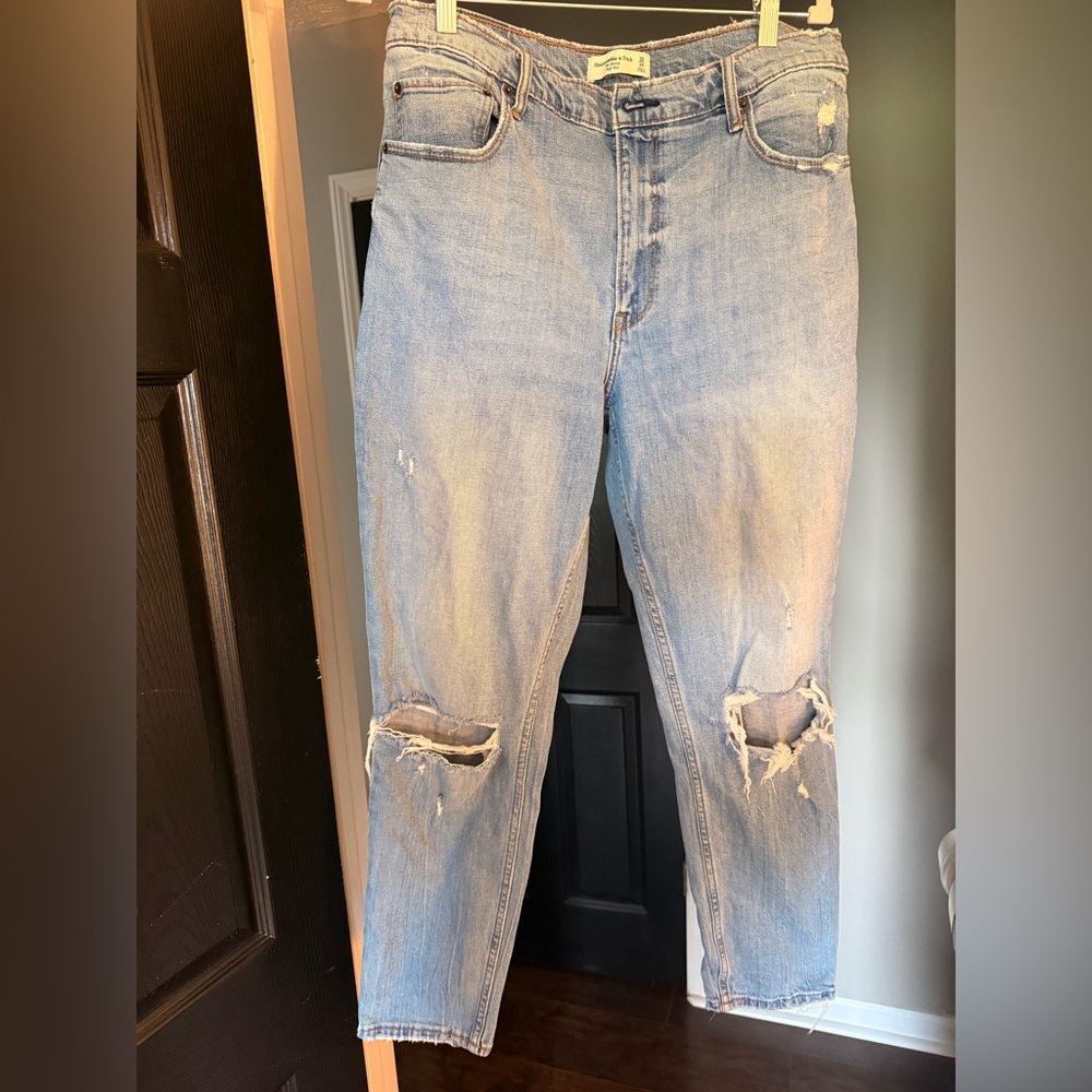 Abercrombie & Fitch Women’s The Skinny High Rise Distressed Jeans